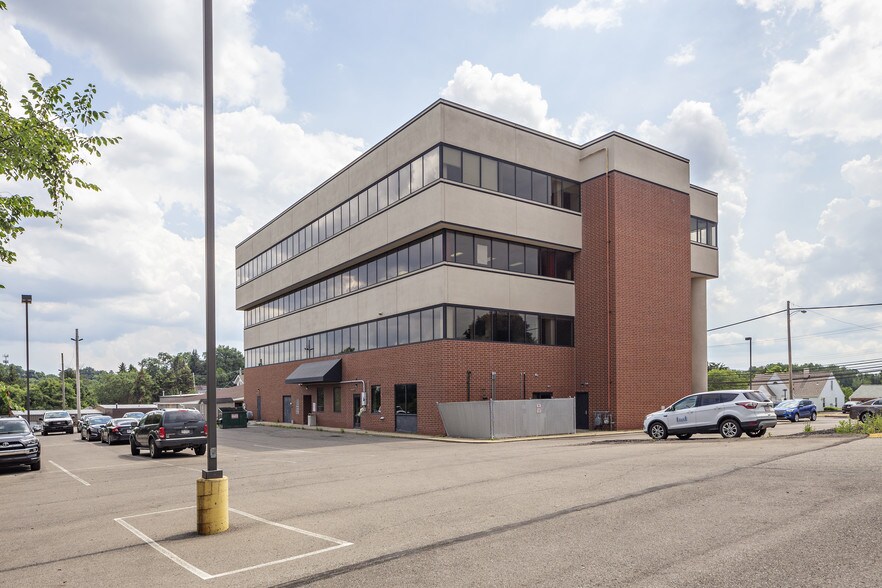 More Photos Of 1800 Pine Hollow Rd, McKees Rocks Medical For Lease