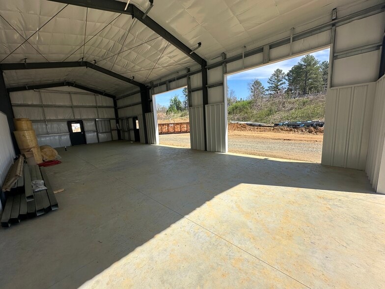 More Photos Of 25 Marietta Pl NW, Concord Industrial For Lease