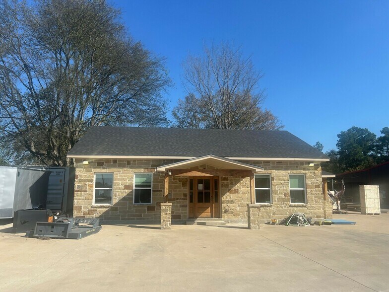 More Photos Of 13049 State Highway 31 W, Tyler Industrial For Sale