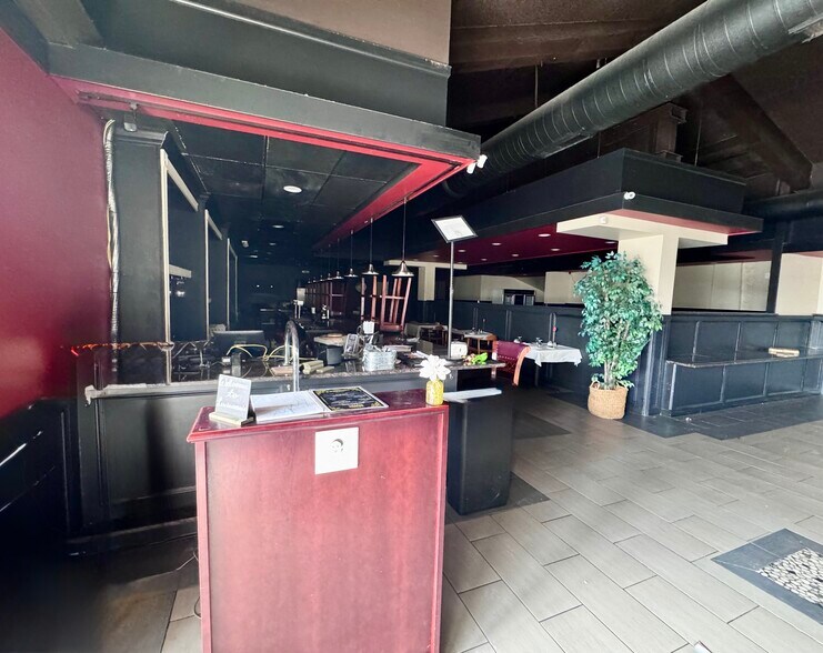 More Photos Of 3331 Plaza Way, Waldorf Restaurant For Lease