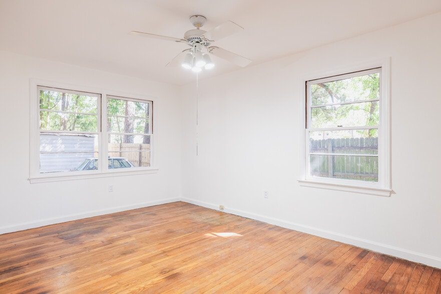 More Photos Of 112 E Derenne Ave, Savannah Office For Sale
