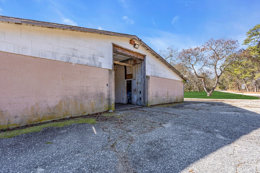 More Photos Of 55 Schoolhouse Rd, Whiting Warehouse For Lease