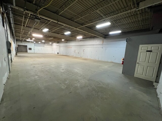 More Photos Of 810 Taylor St, Elyria Industrial For Sale
