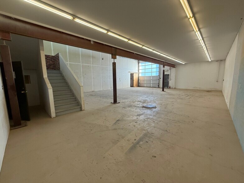 More Photos Of 6817 52 Ave, Red Deer Light Distribution For Lease