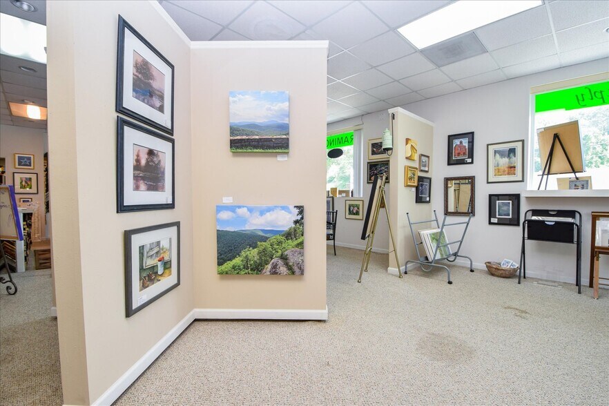 More Photos Of 3203 Brambleton Ave, Roanoke Freestanding For Sale