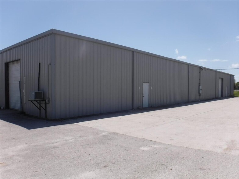 More Photos Of 2130 N Old Dixie Hwy, Fort Pierce Warehouse For Sale