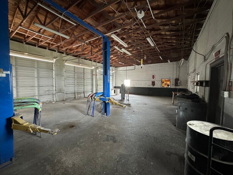 More Photos Of 6801 Tower Dr, Hudson Service For Lease