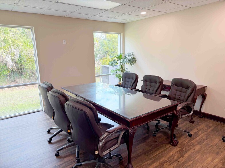 More Photos Of 651 W Warren Ave, Longwood Unknown For Lease