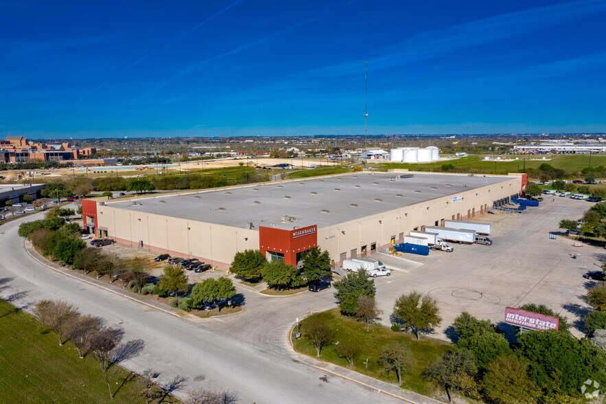 More Photos Of 3005-3031 Interstate Dr, San Antonio Unknown For Lease