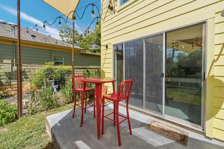 More Photos Of 2236 Webberville Rd, Austin Office For Lease