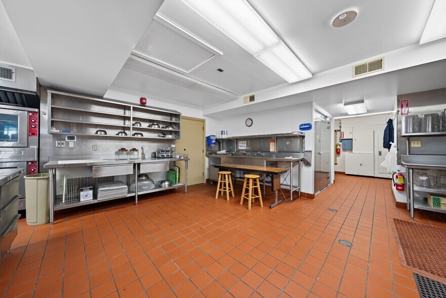 More Photos Of 1461 Highway EE, Winfield Specialty For Sale