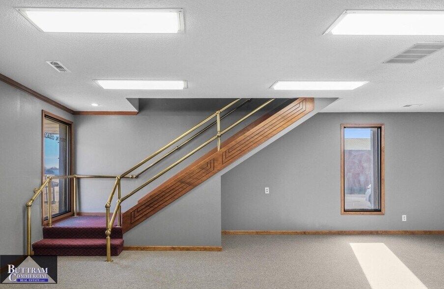 More Photos Of 1801 N Osage Blvd, Nevada Specialty For Sale