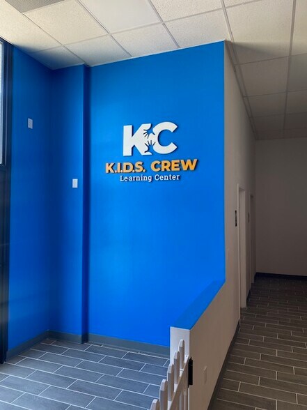 More Photos Of 19456 Nordhoff St, Northridge Storefront Retail Office For Sale