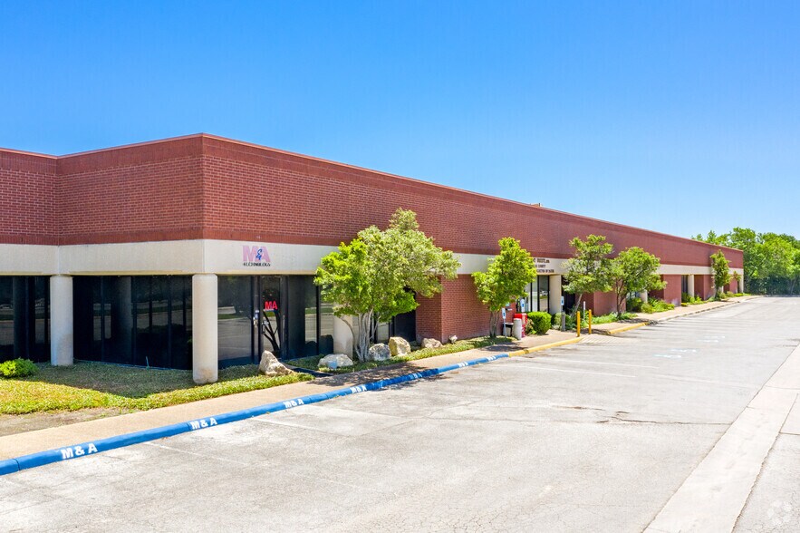 Primary Photo Of 3370 Nacogdoches Rd, San Antonio Research And Development For Lease