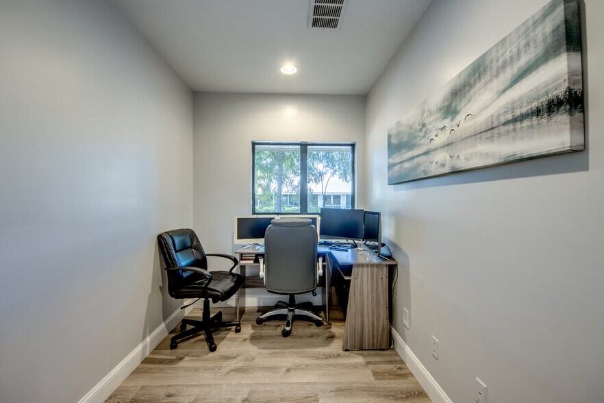 More Photos Of 12771 World Plaza Ln, Fort Myers Medical For Sale