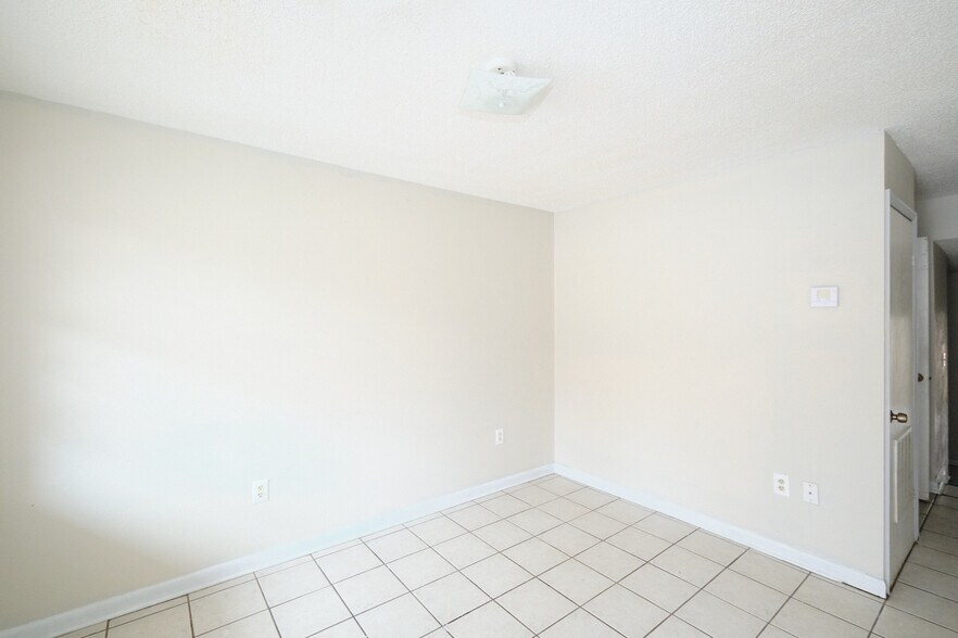 More Photos Of 2215 Buffalo Trl, Morristown Apartments For Sale