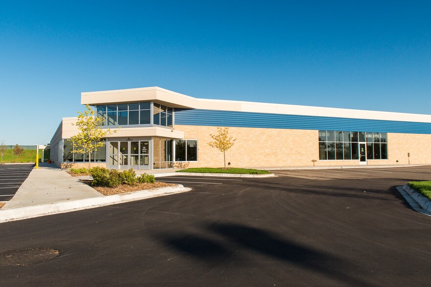 Primary Photo Of 3000 Hundertmark Rd, Chaska Medical For Lease