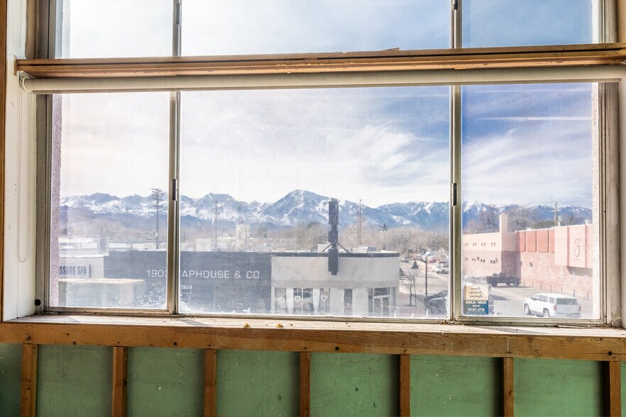 More Photos Of 162 N Main St, Bishop General Retail For Sale