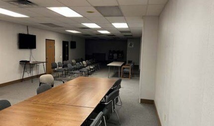 More Photos Of 458 2nd Ave, Tiffin Manufacturing For Sale