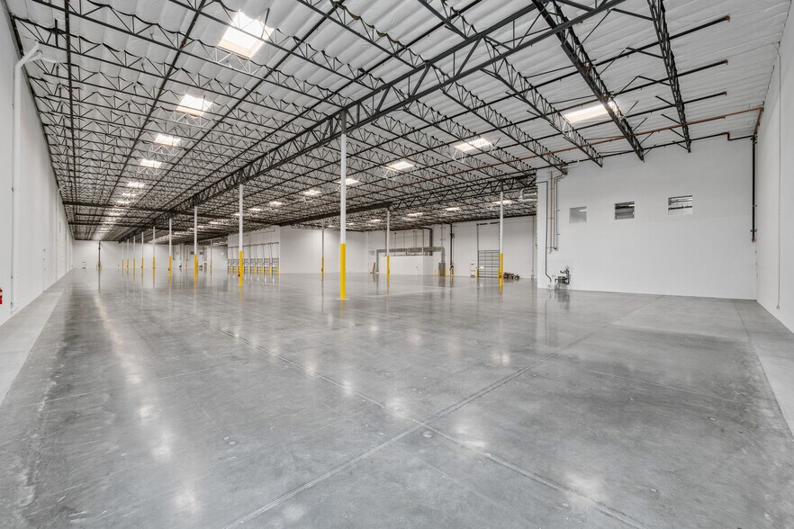 More Photos Of 3130 S Fairview St, Santa Ana Warehouse For Lease