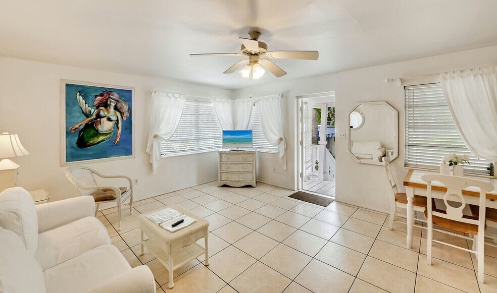 More Photos Of 8212 Midnight Pass Rd, Sarasota Hotel For Sale