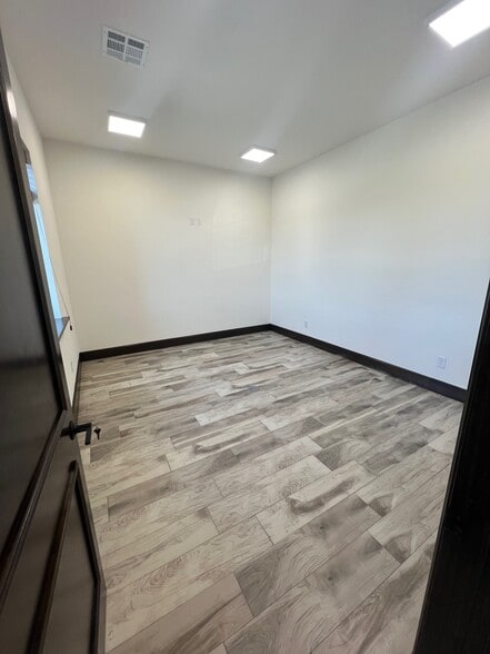 More Photos Of 17935 N Pennsylvania Ave, Edmond Unknown For Lease