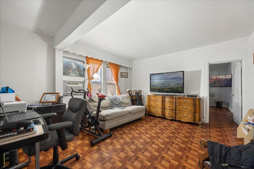 More Photos Of 49 LAKE St, West Harrison Restaurant For Sale