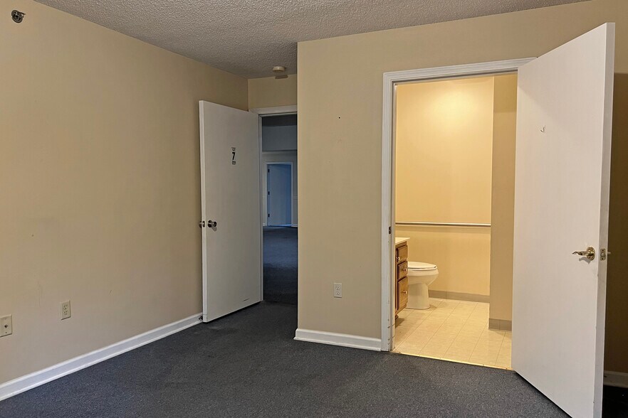 More Photos Of 1117 Brookhaven Rd, Franklin Assisted Living For Sale