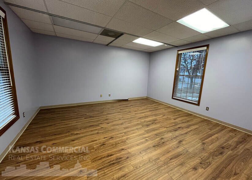 More Photos Of 1119 SW Gage Blvd, Topeka Medical For Lease
