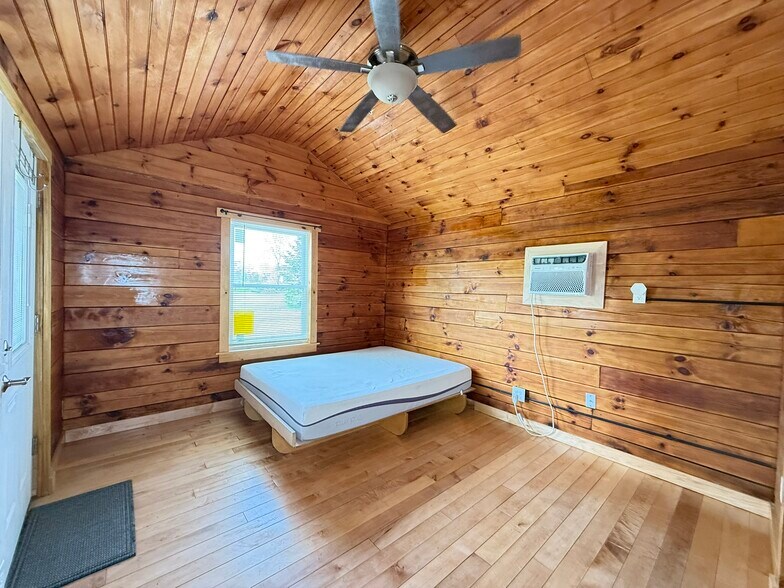 More Photos Of 984 Waterloo Geneva Rd, Waterloo Township Trailer Camper Park For Sale