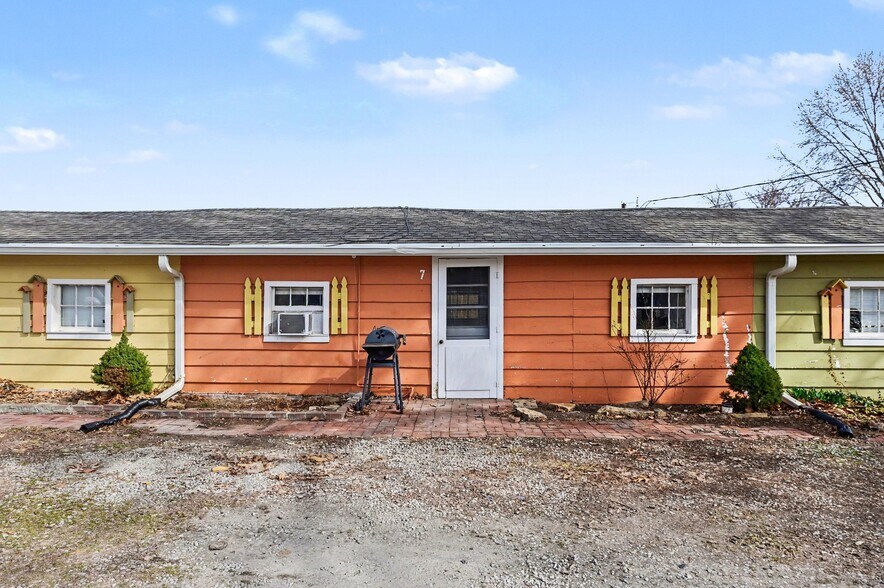 More Photos Of 308 Chestnut St, Silver Lake Apartments For Sale