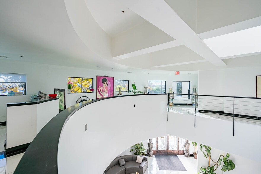 More Photos Of 10443 Arminta St, Sun Valley Warehouse For Sale