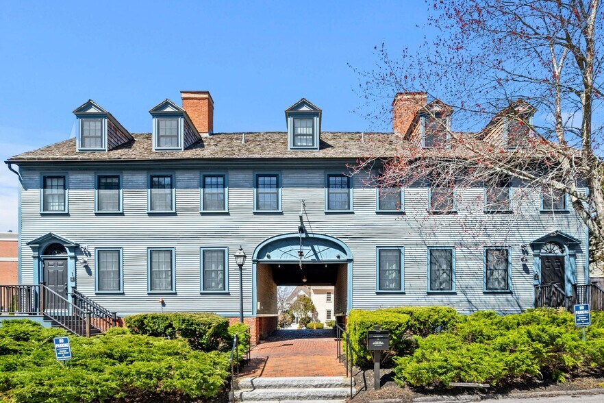 More Photos Of 409 The Hill, Portsmouth Hotel For Sale