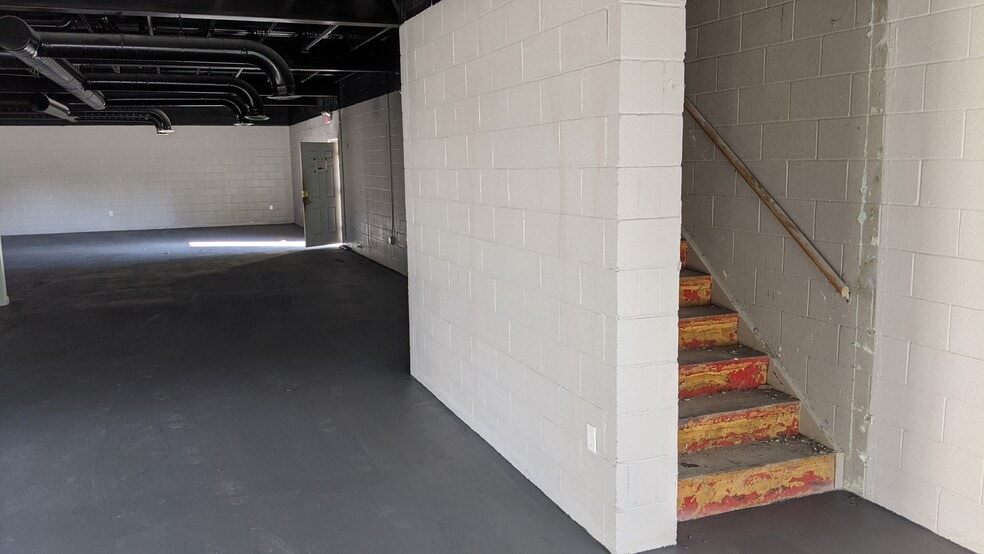 More Photos Of 200 E Texas Ave, Baytown Freestanding For Lease