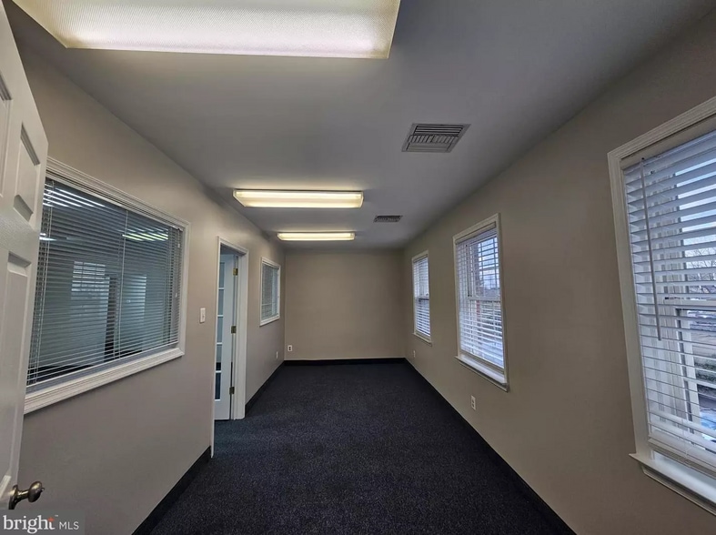 More Photos Of 7500-7516 Diplomat Dr, Manassas Office For Lease