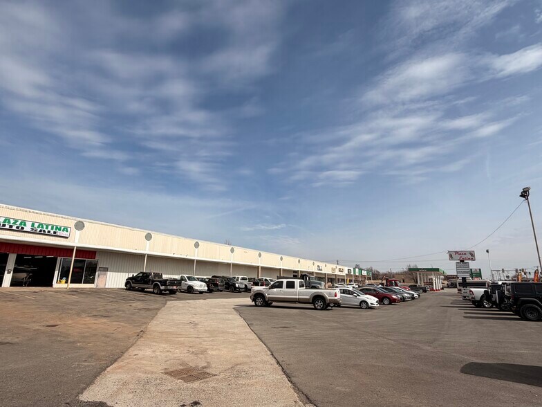 More Photos Of 8467-8497 NE 23rd St, Spencer General Retail For Sale