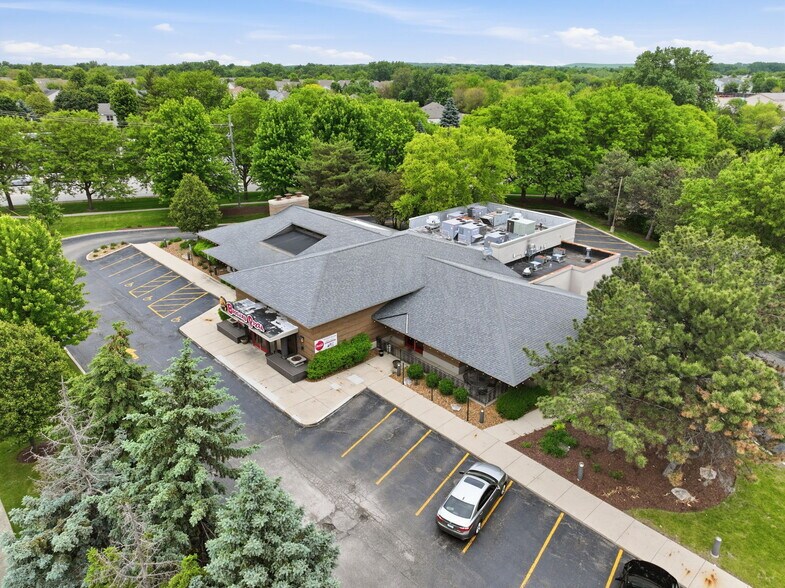 Primary Photo Of 300 Veterans Pky, Bolingbrook Restaurant For Sale