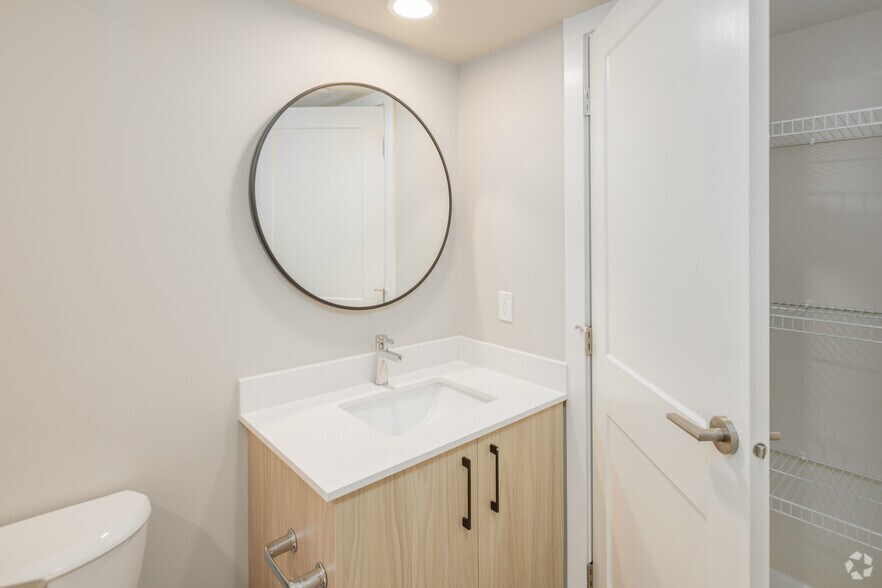 More Photos Of 107 Evans St, Duncan Apartments For Sale