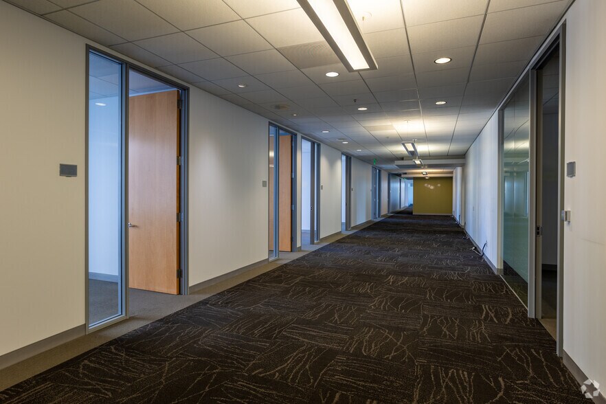 More Photos Of 1880 Century Park E, Los Angeles Office For Lease