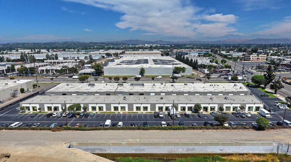 More Photos Of 2350-2384 E Orangethorpe Ave, Anaheim Unknown For Lease