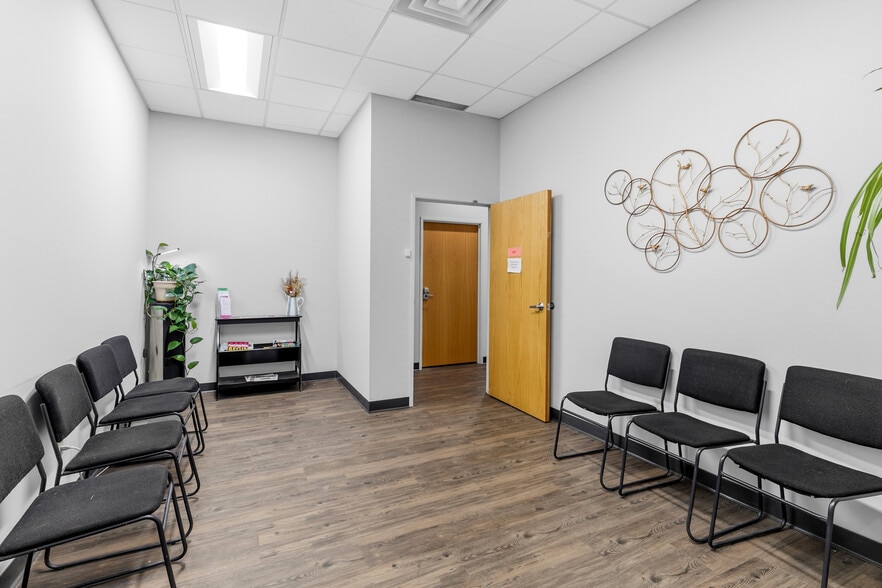More Photos Of 2375 W University Ave, Saint Paul Office For Sale