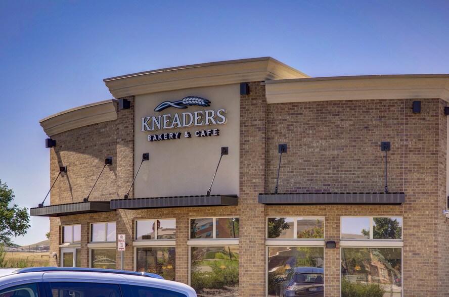 More Photos Of 9846 Zenith Meridian Dr, Englewood Restaurant For Lease