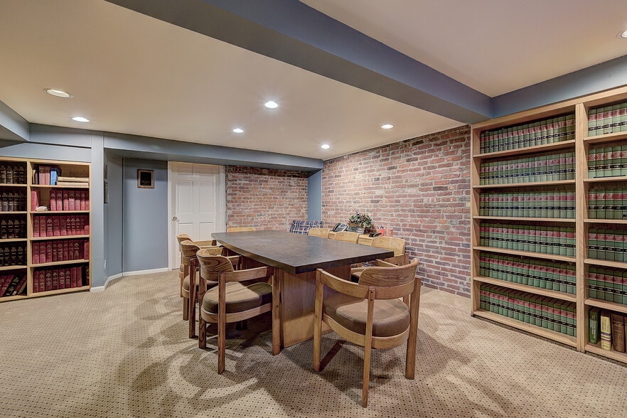 More Photos Of 10 S Prospect St, Verona Office Residential For Lease