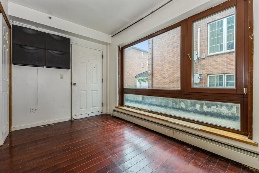 More Photos Of 5735 Lawrence St, Flushing Apartments For Sale