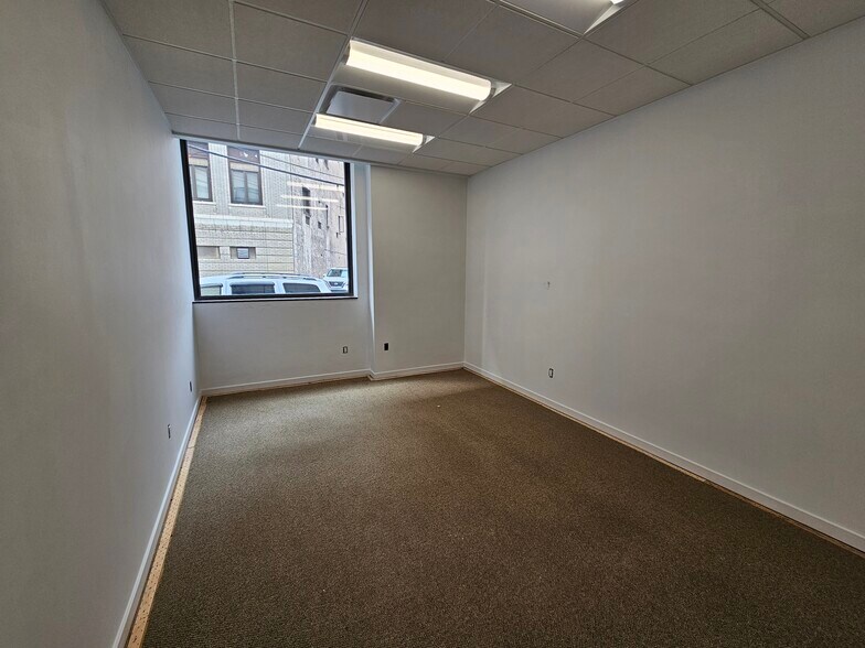 More Photos Of 710 Fifth Ave, Pittsburgh Office Residential For Sale