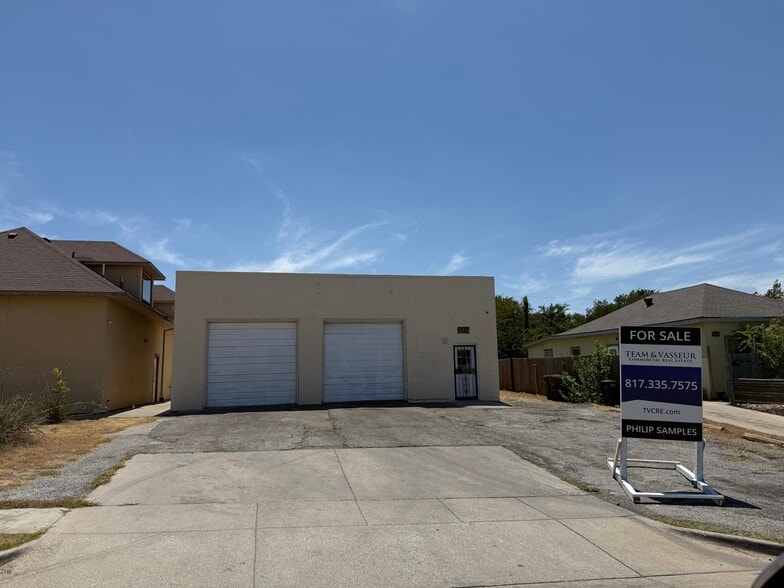 More Photos Of 5705 Wellesley Ave, Fort Worth Freestanding For Sale