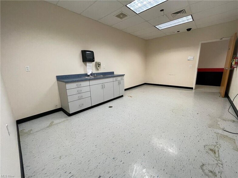 More Photos Of 100 Welday Ave, Steubenville Office For Lease