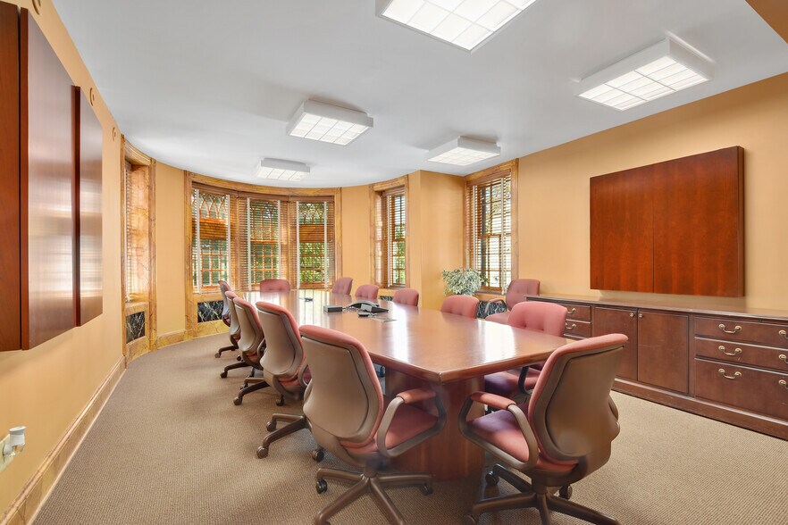 More Photos Of 1 Main St, Flemington Office For Sale