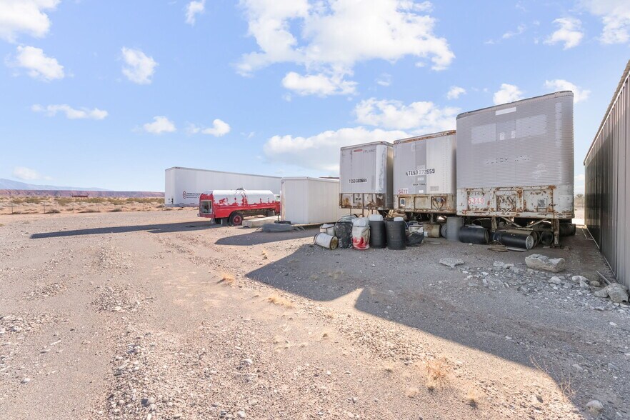 More Photos Of 480 Pat Ave, Overton Industrial For Sale