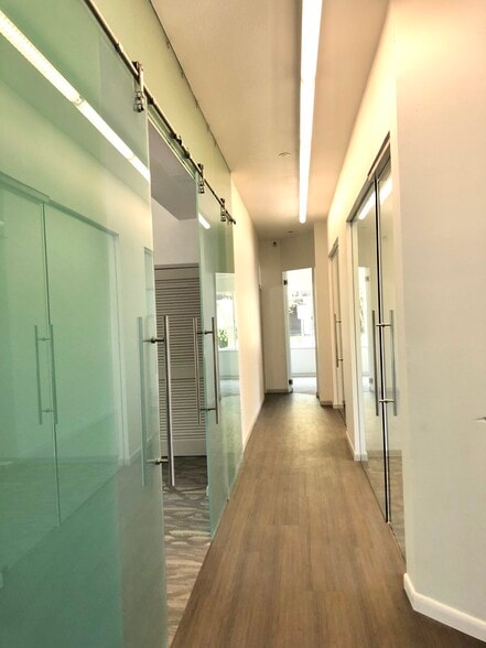 More Photos Of 205 N Orange Ave, Sarasota Office For Sale